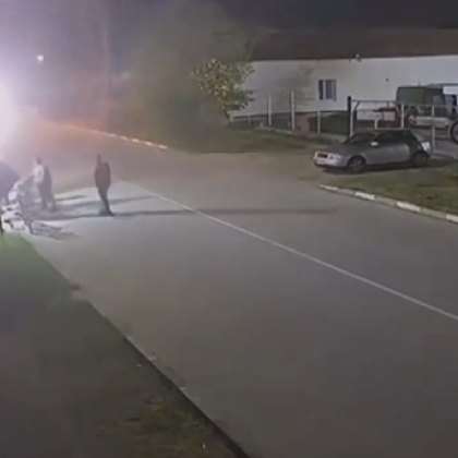 Шофьор блъсна 15 годишно момче и избяга Случаят е от Плевенско