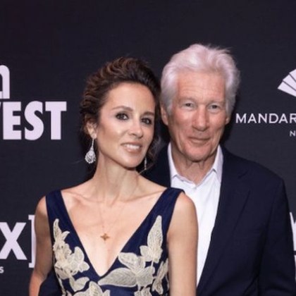 Американският актьор Ричард Гиър и съпругата му Алехандра Силва присъстваха