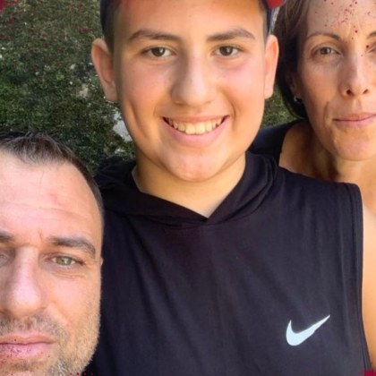 Това е Християн Вече няколко години момчето води тежка битка