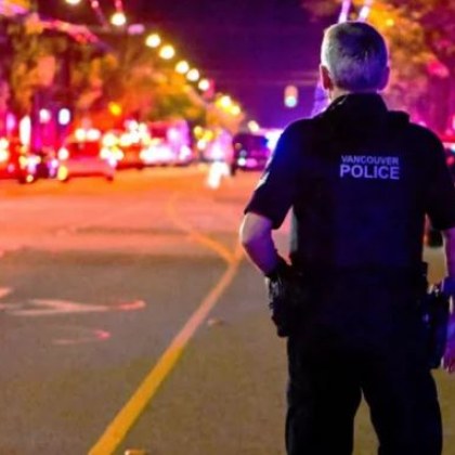 Полицията във Ванкувър съобщи че разследва инцидент с множество жертви