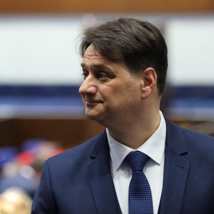 Продължаваме промяната поиска оставката на министъра на културата Мариан Бачев