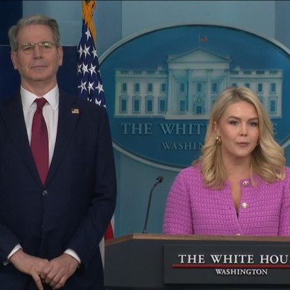 Говорителката на Белия дом Карълайн Левит разкритикува остро решението на