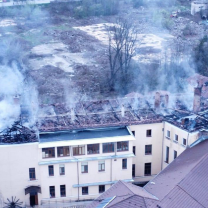 Приключи разчистването на отломките след пожара в Националната гимназия по