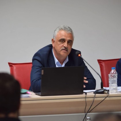 С 28 гласа за и само един против общинските съветници