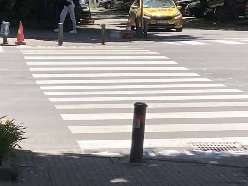 Пешеходна пътека с турболенция – в Стара Загора нивелири няма ли? СНИМКИ