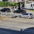 Пазарджиклия се удари светофар в София и избяга, зарязвайки колата си на пътя СНИМКИ