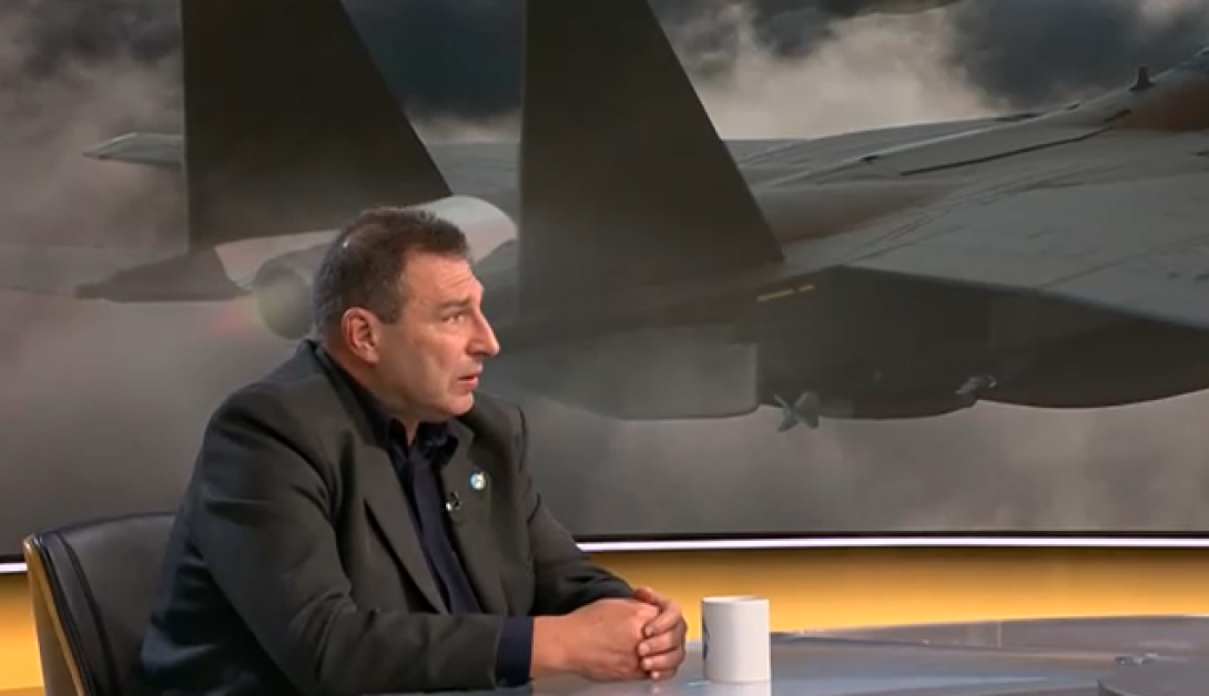 Авиожурналист коментира защо новият F-16 още не лети