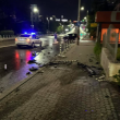 Шофьор на джип помете колчета на 
