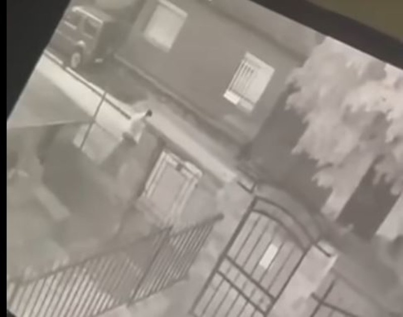 ВИДЕО показва как убиецът на Магдалена бута бидона, в който е скрито тялото ѝ?