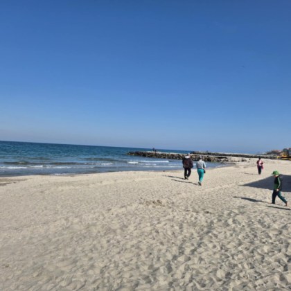 Частта от плажната ивица Северна Коса в Поморие е почистена