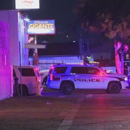 Трима души бяха убити а петима ранени при стрелбата