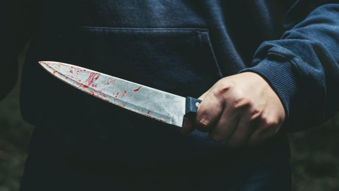 Баща нападна дъщерите и съпругата си с нож в Призрен, 15-годишно момиче издъхна от раните си