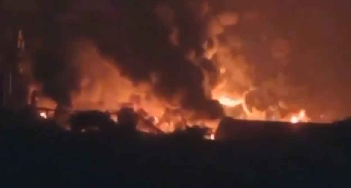 Израел удари летището в йеменската столица Сана ВИДЕО