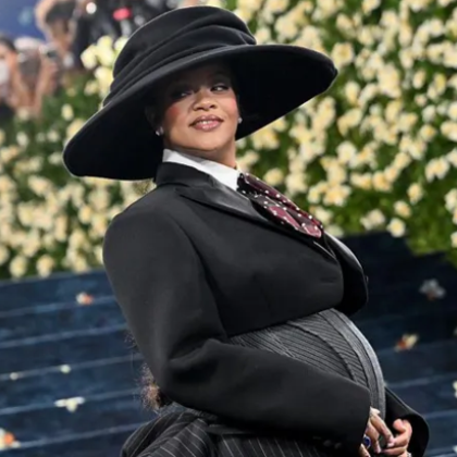 Певицата Риана обяви че е бременна с третото си дете