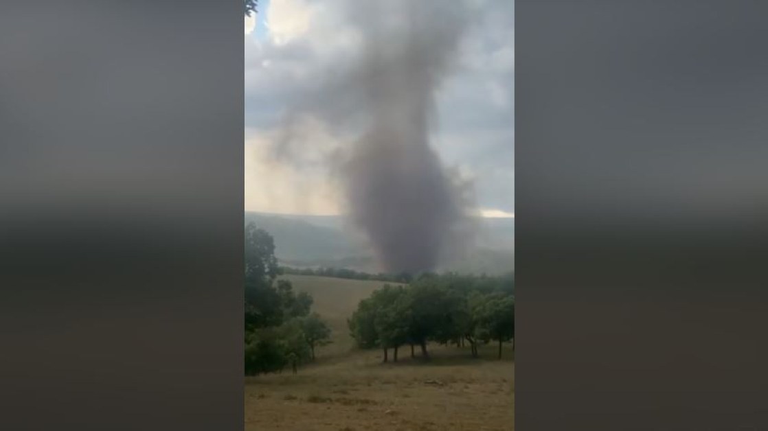 Огромно торнадо стресна Тулча ВИДЕО