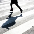 Моторист блъсна 16-годишен на пешеходна пътека в София и избяга