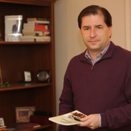 Президентът Румен Радев има право да внесе предложение за провеждането