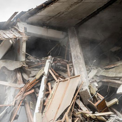 Падна стена в сграда в която се е извършвал ремонт и рани двама души в Благоевградско