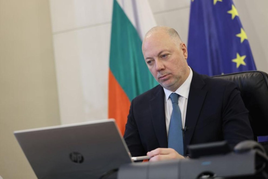 Премиерът Желязков:  Неприемливо е Радeв да чертае бъдещия си политически проект