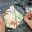 Откриха близо 130 хил. недекларирани евро в кабината на влекач