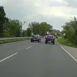 Шофьор се прояви с безразсъдно изпреварване ВИДЕО