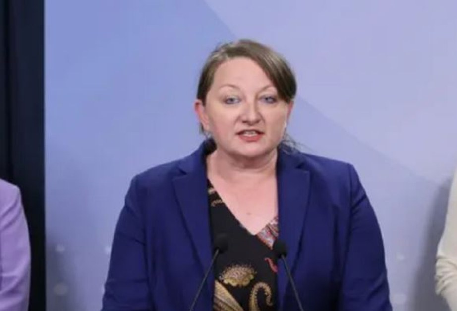 Деница Сачева за референдума: Не се цели хората да бъдат питани, а да бъдат използвани