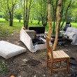 Тийнейджъри създават битак в София, местни се плашат от пожар СНИМКИ