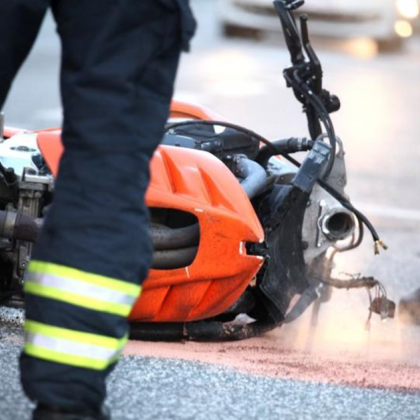 37 годишен мотоциклетист е с фрактури на гръдни и лумбални прешлени фрактури на