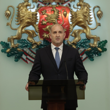 Президентът Румен Радев внесе в деловодството на Народното събрание предложението