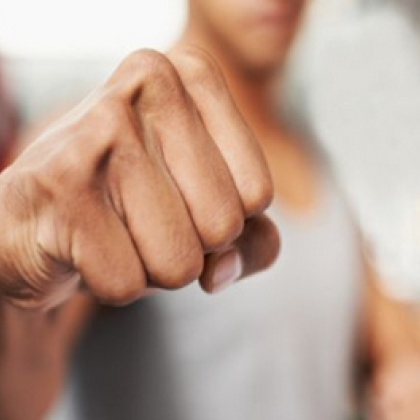 За нанесена телесна повреда 16 годишен е задържан в РУ Кърджали Около 2