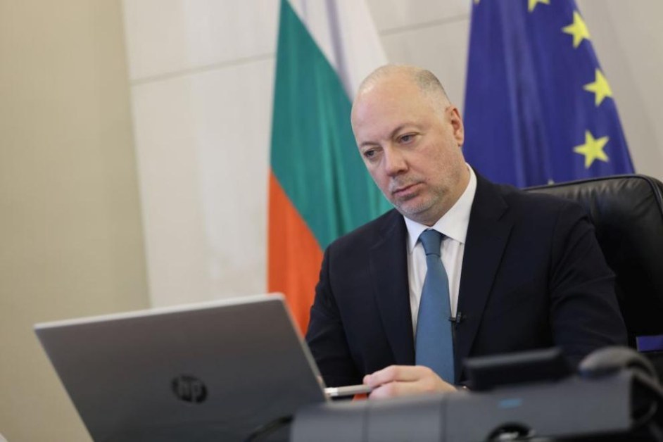 Желязков и шефът на БНБ подкрепят еврото от 1 януари 2026 г.