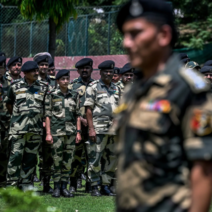 Индия и Пакистан си размениха задържани войници днес което е