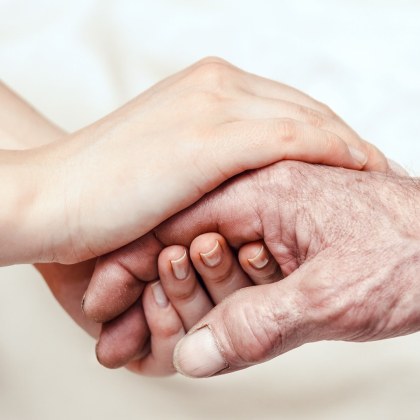 Самотна майка от Монтана се бори с трудностите на ежедневието