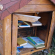 Поредна атака срещу къщичка за книги във Варна СНИМКИ