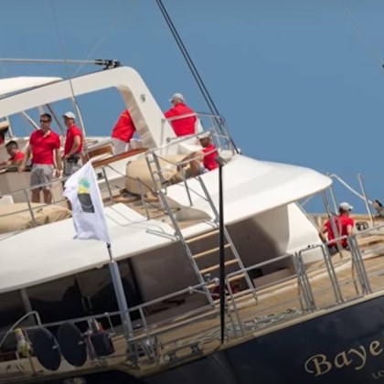 Суперяхтата Bayesian потънала край бреговете на Сицилия и отнела живота