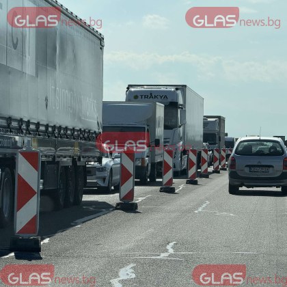 Катастрофа с линейка е предизвикала километричното задръстване на магистрала Тракия