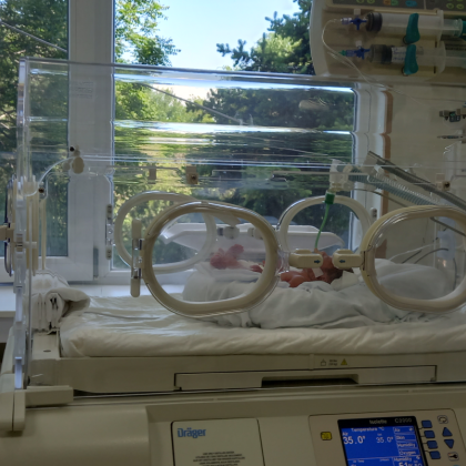Лекари от Неонатологията на УМБАЛ Пловдив се борят за живота