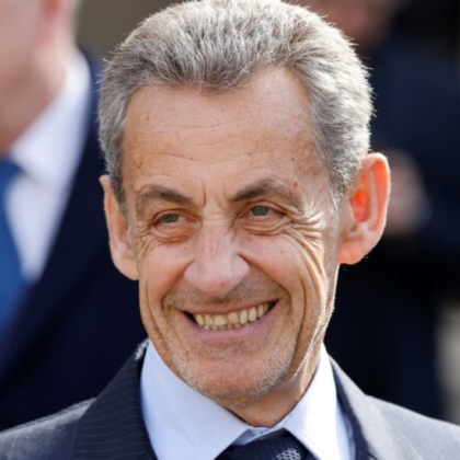 Електронната гривна на бившия президент на Франция Никола Саркози е