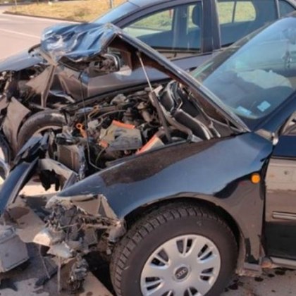 Зрелищна катастрофа стана тази сутрин на детелината под Сарайския мост