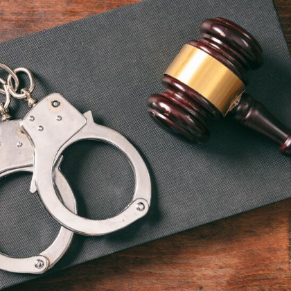 21 годишен украинец е обвинен в три случая на палеж с