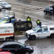 Кола се обърна странично в София СНИМКИ