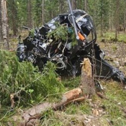 Петима души загинаха при катастрофа с два хеликоптера които се