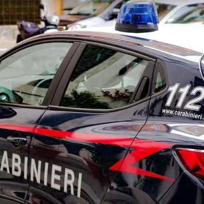 Единадесет мъже са арестувани в Италия по подозрение че са