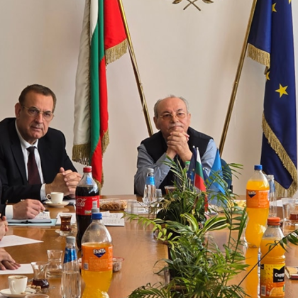 Служители на областната управа запечатаха централата на ДПС – Централен съвет на