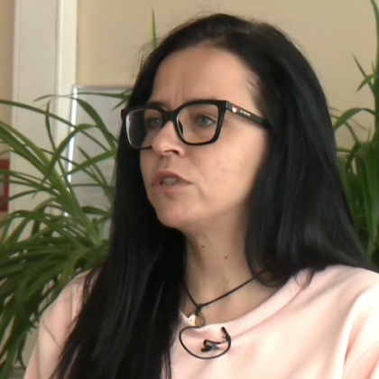 Скандални видеа които представят насилието на мъжете над жените като