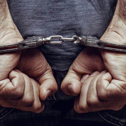 Двама иманяри с металотърсачи са задържани в района на планина