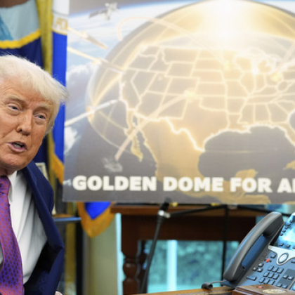 Президентът Доналд Тръмп заяви във вторник че е избрал проект