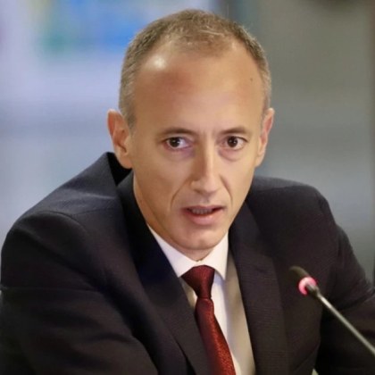 Около 2000 ученици не са се явили на матурата по