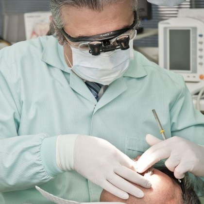 Когато отивате на зъболекар вероятно мислите за кариеси или здравето