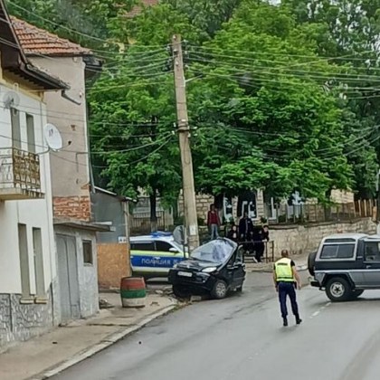 Тежък пътен инцидент е станал днес във врачанското село Девене